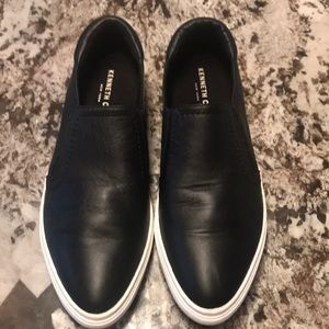 Women Kenneth Cole shoe